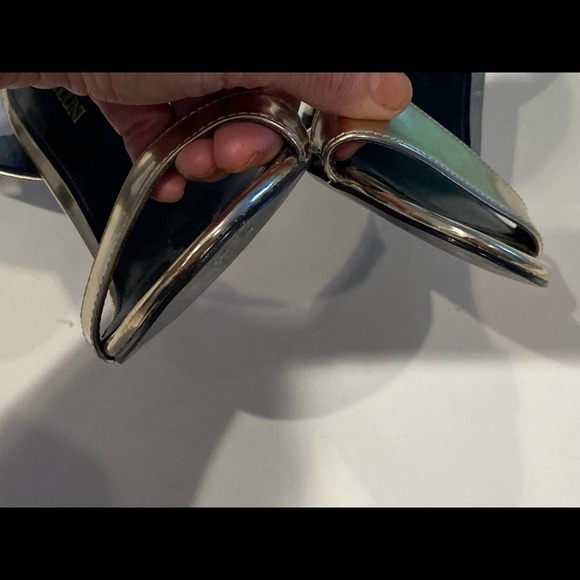 Enzo Angiolini Brodee Sandal Heel Gold Open Toe Size 8 - Picture 6 of 13